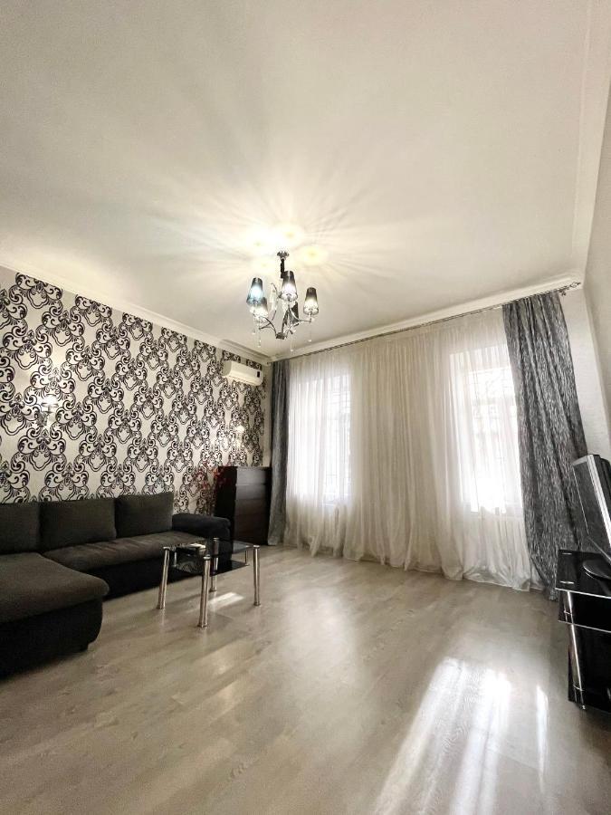 Cozy Apartment On Greek Street 15 Odesa Exterior photo