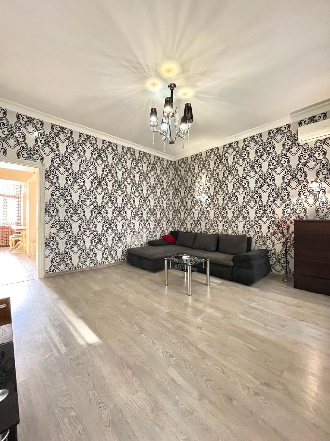 Cozy Apartment On Greek Street 15 Odesa Exterior photo