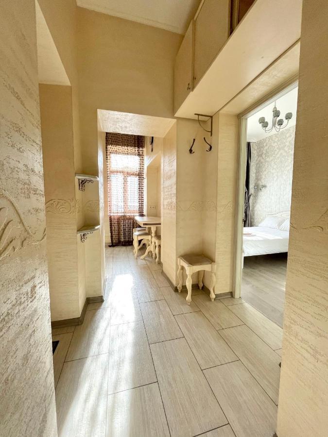 Cozy Apartment On Greek Street 15 Odesa Exterior photo